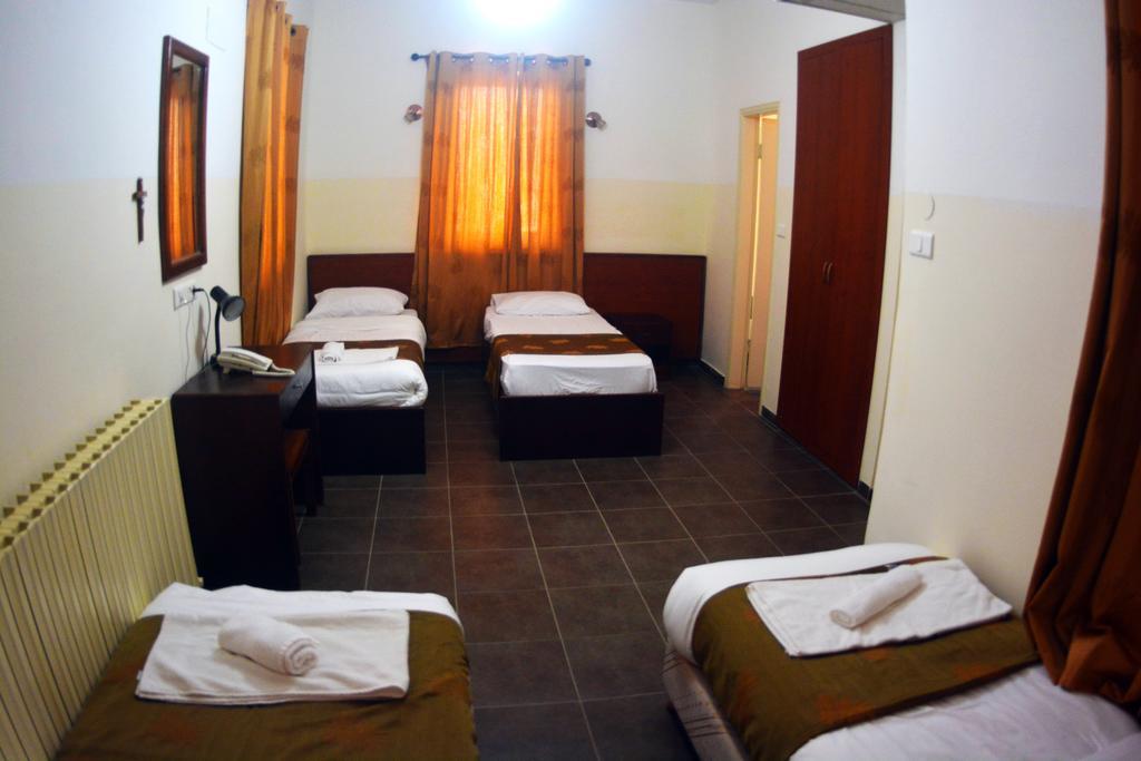 St Thomas Home'S Guesthouse - Йерусалим Екстериор снимка